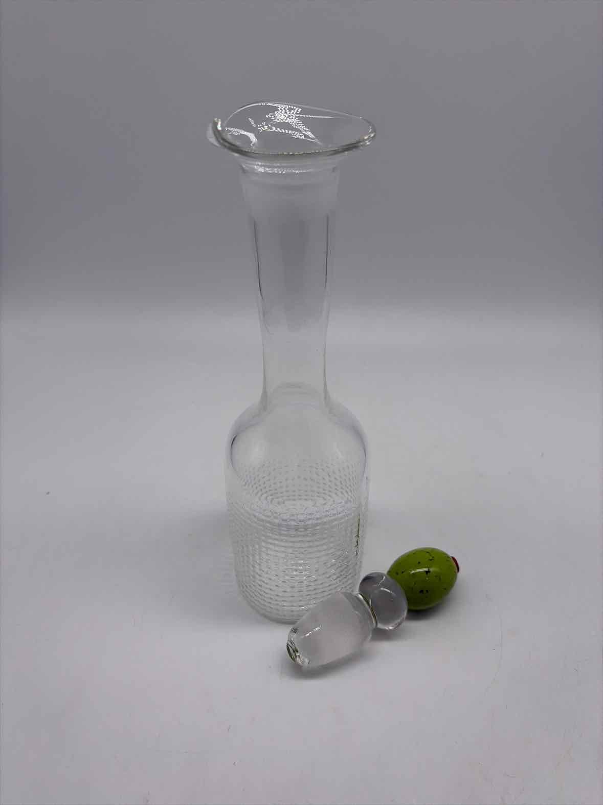 Glass Bottle With Olive Stopper | True Fashionistas.