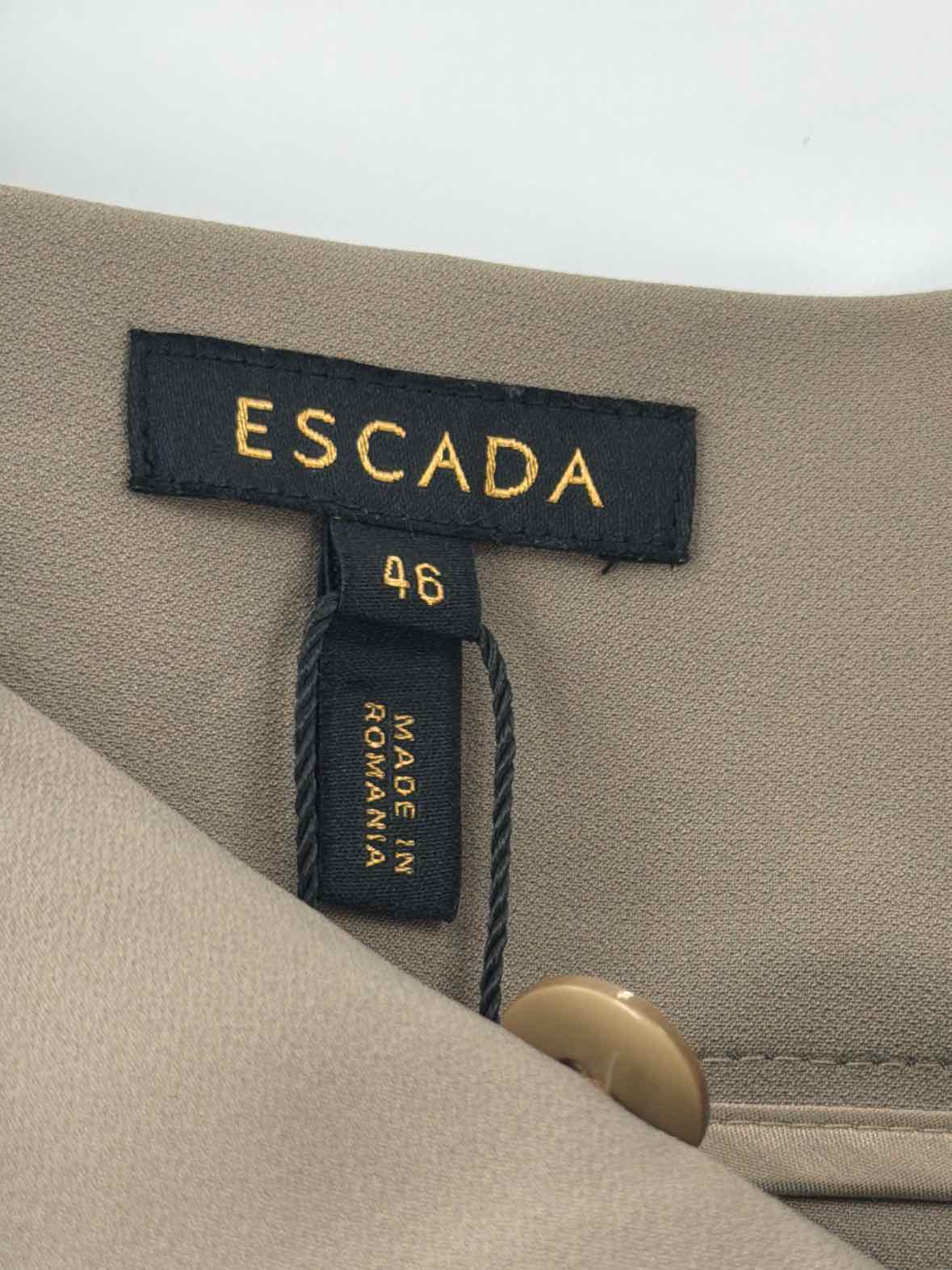 Pre-Owned Escada Tan Size 46 Bermuda Basic Shorts | True Fashionistas.