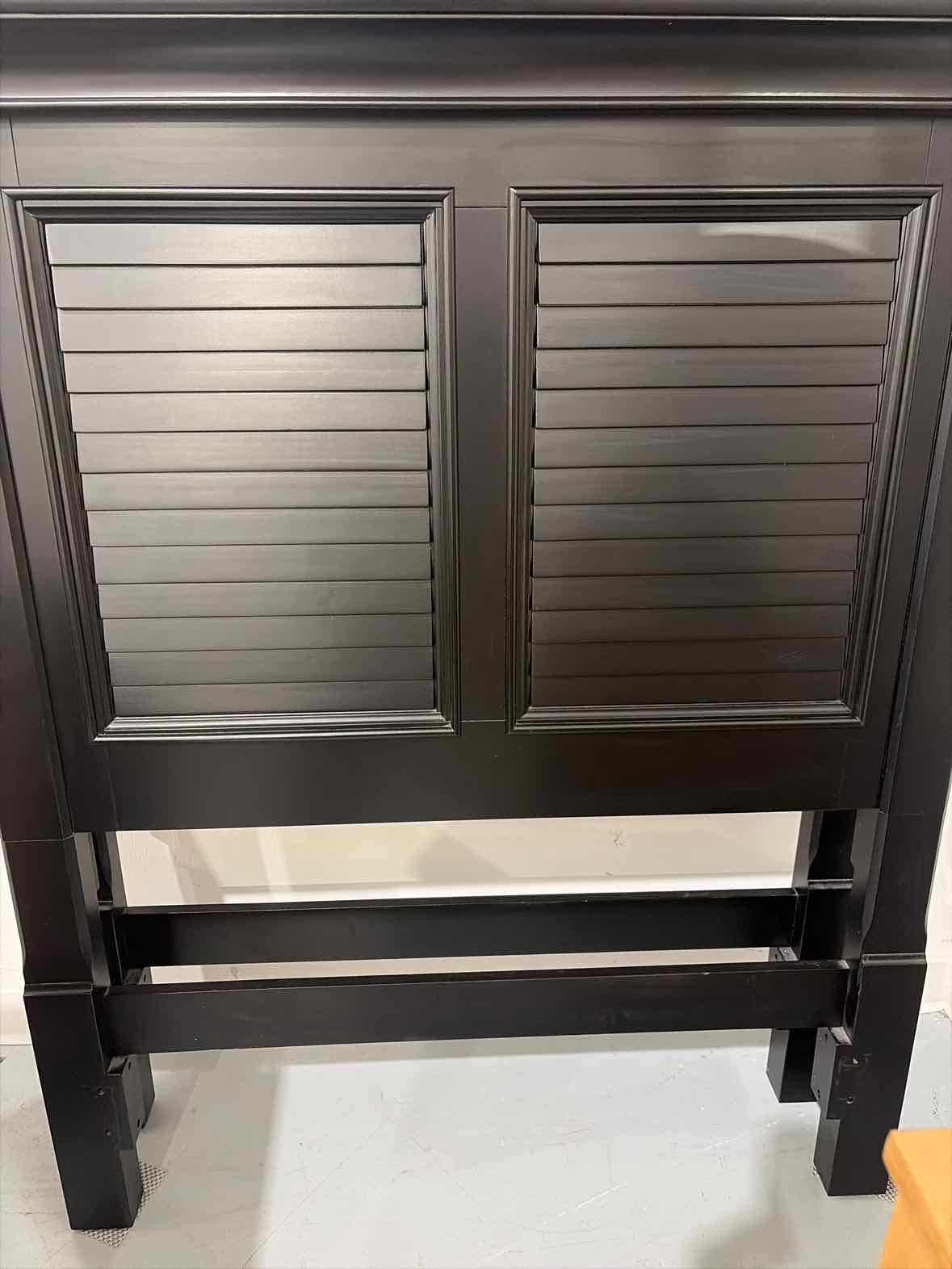 Twin Holland House BlackShutter Style  Wood Bed | True Fashionistas.