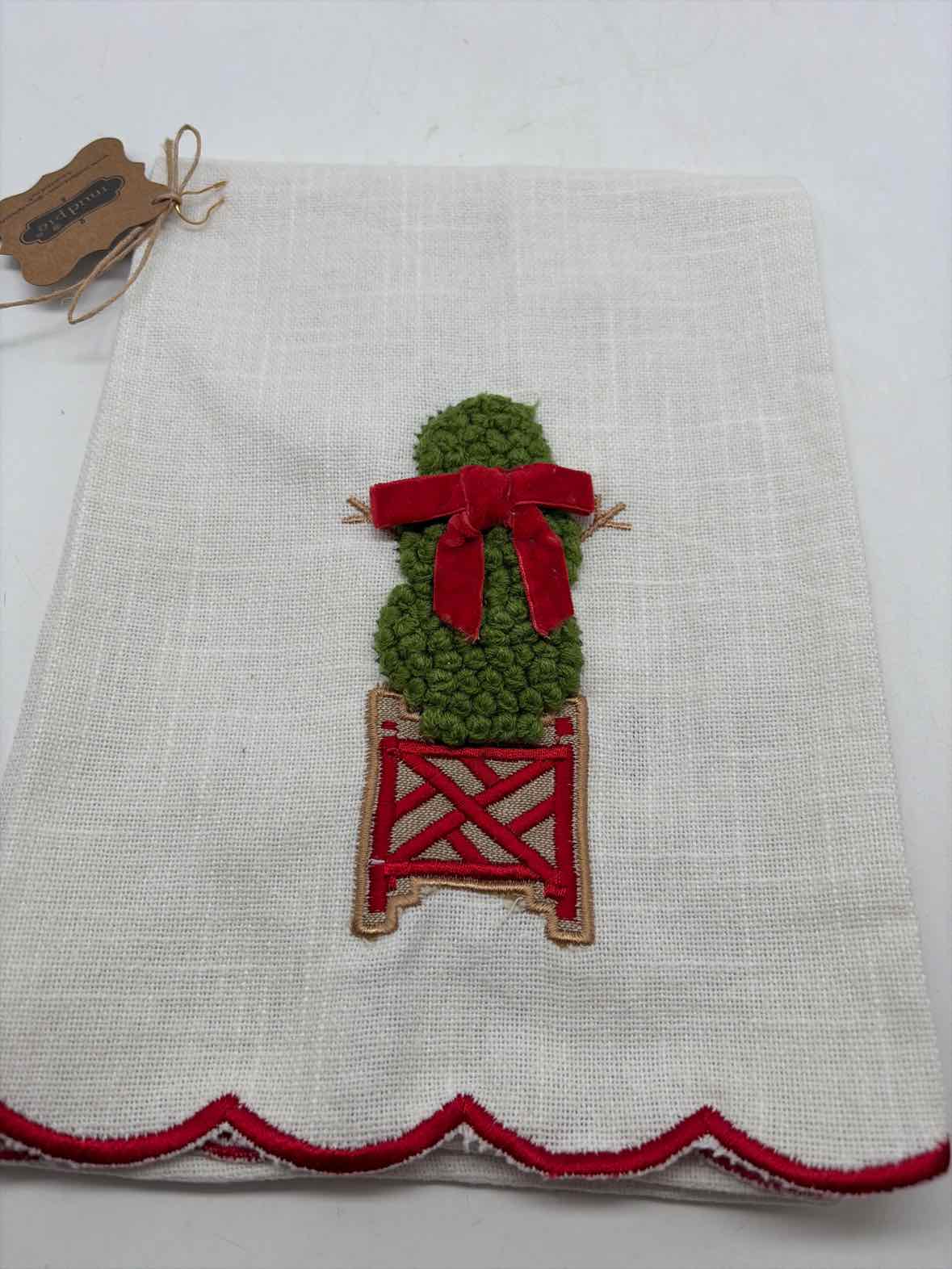 White Christmas Topiary Towel | True Fashionistas.