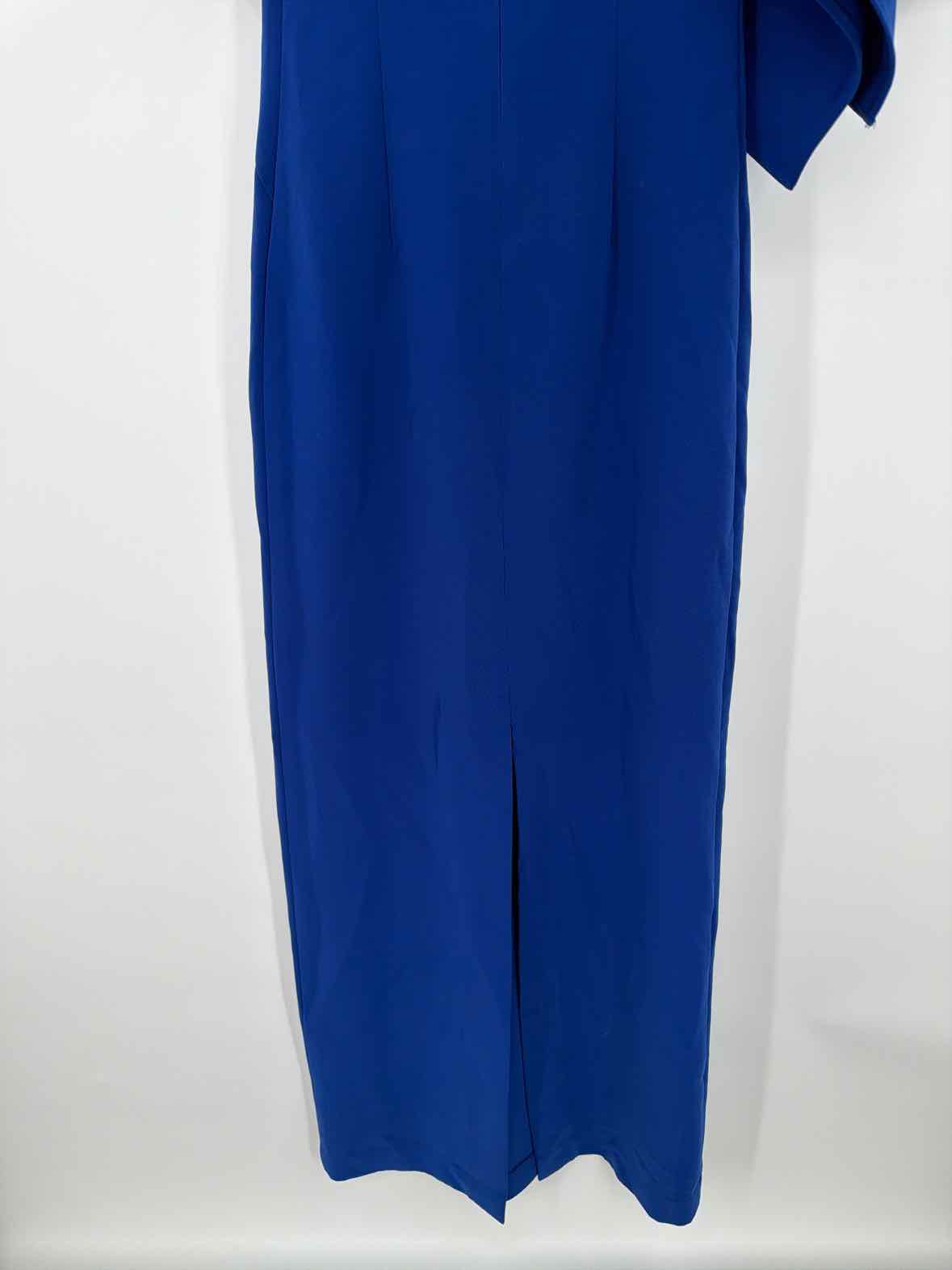 Pre-Owned AQ/AQ Blue Size 0 Long Evening Gown | True Fashionistas.