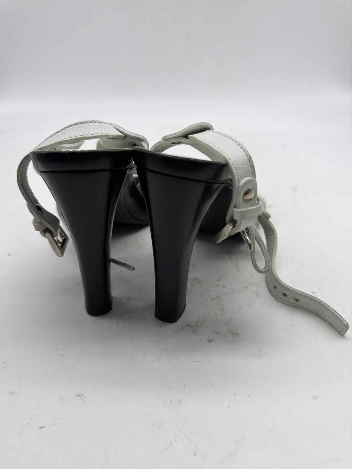 Pre-Owned Prada Black Size 35.5 Strappy Heels | True Fashionistas.