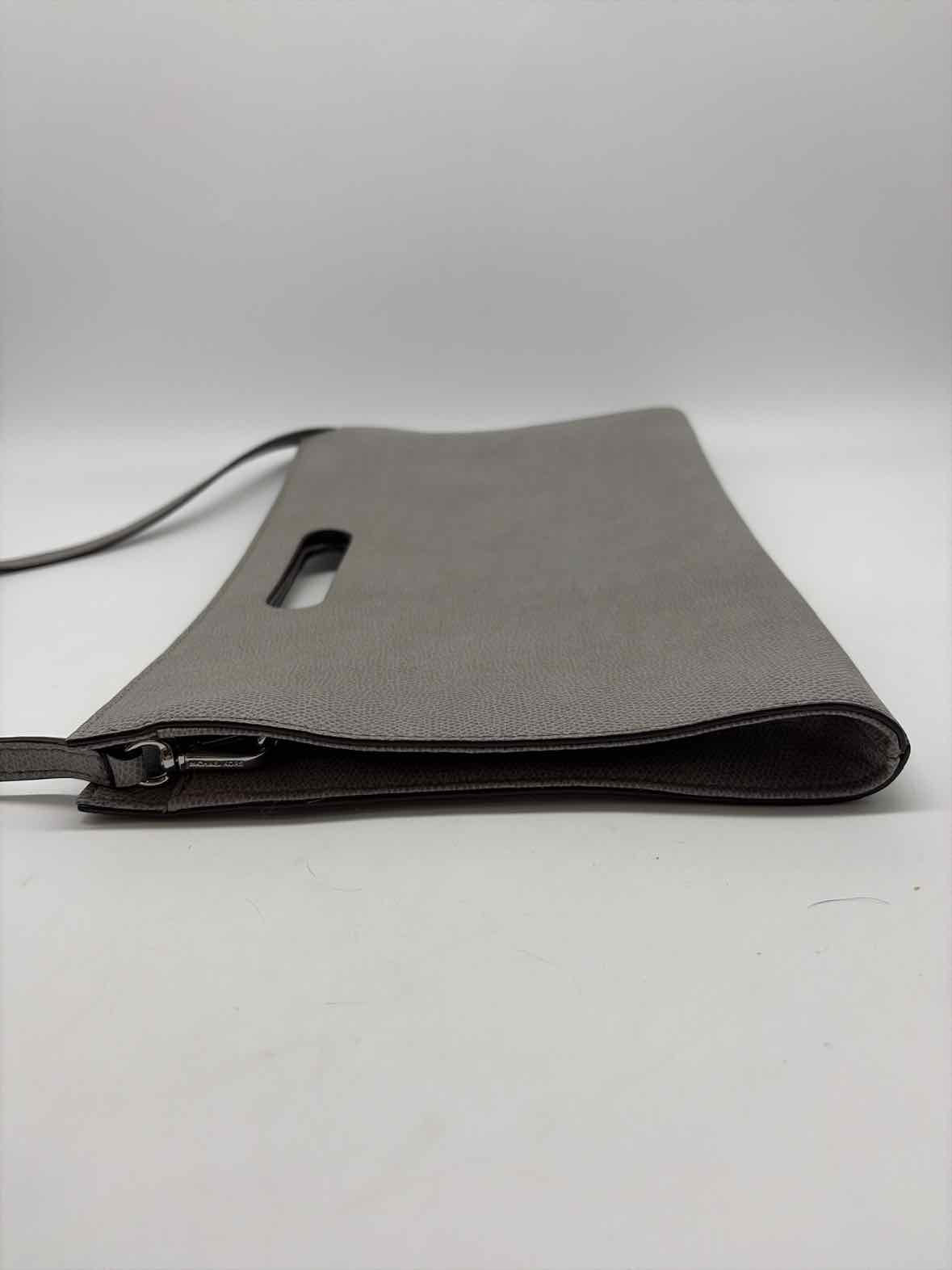Pre-Owned Michael Kors Grey Shoulder Bag Shoulder Bag | True Fashionistas.