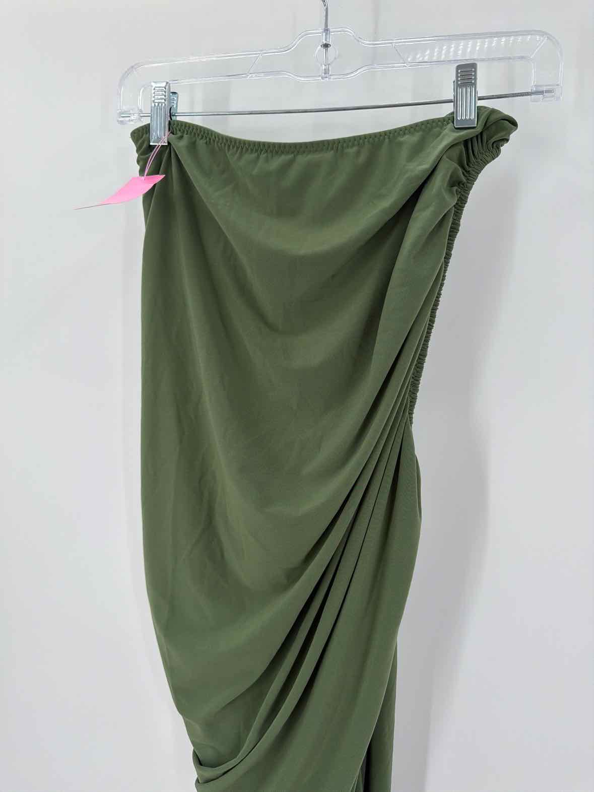 Pre-Owned Norma Kamali Green Size Small Long Sleeveless Dress | True Fashionistas.