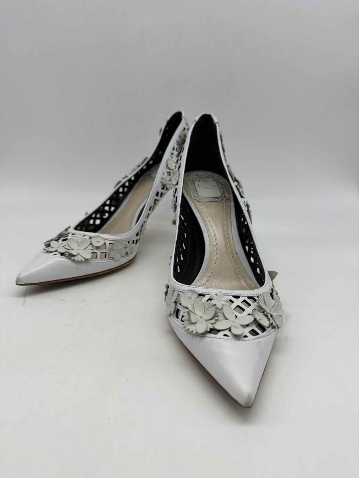 Pre-Owned Christian Dior White Size 38 Pump Heels | True Fashionistas.
