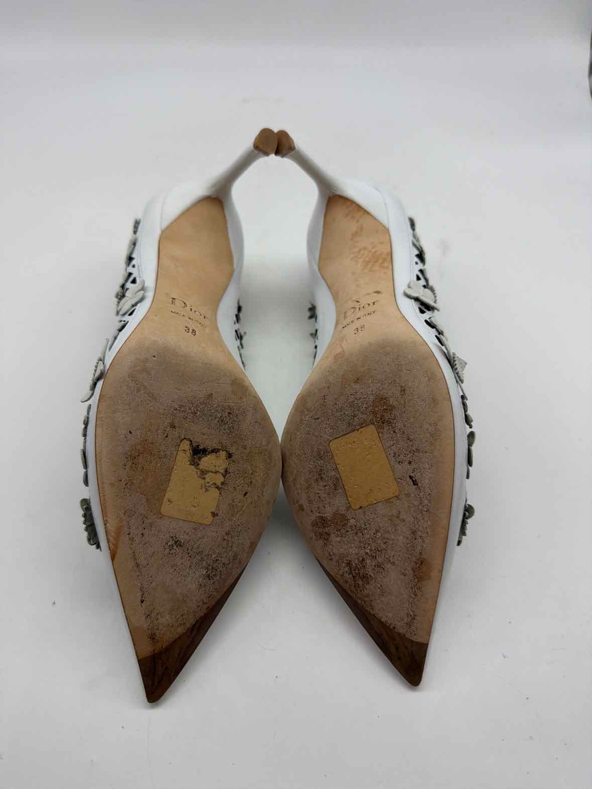 Pre-Owned Christian Dior White Size 38 Pump Heels | True Fashionistas.