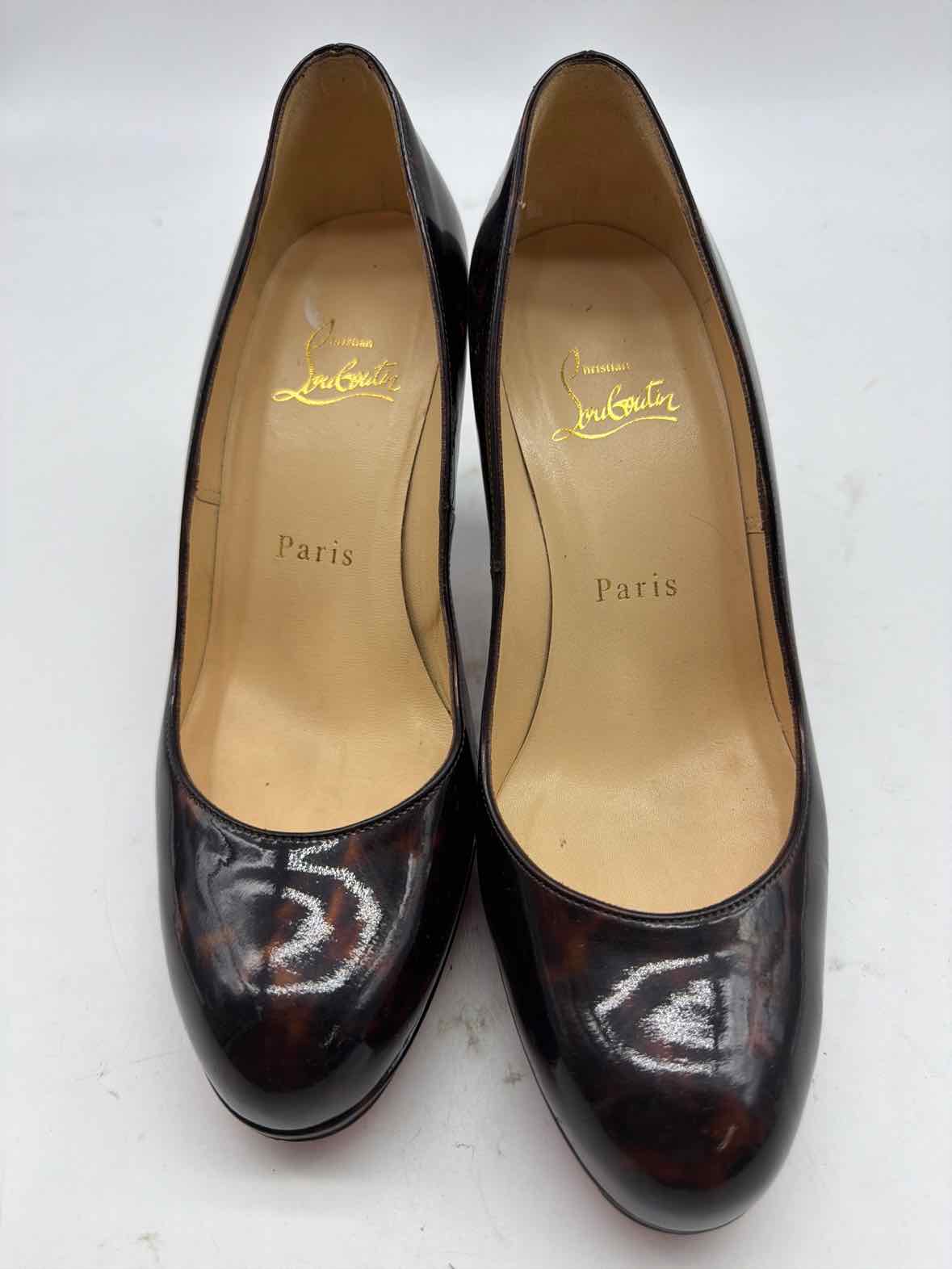 Pre-Owned Christian Louboutin Brown Size 5.5 Patent Leather Pump Heels | True Fashionistas.