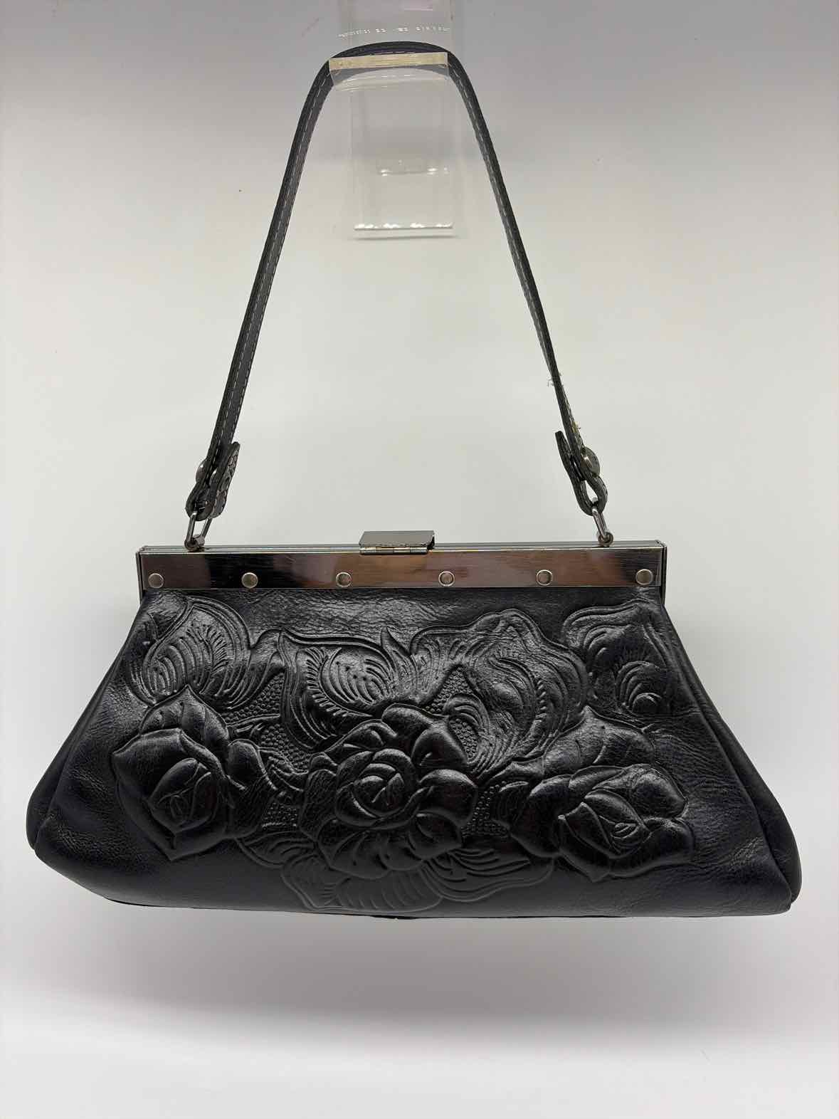 Pre-Owned Patricia Nash Black Small Handbag Small Handbag | True Fashionistas.