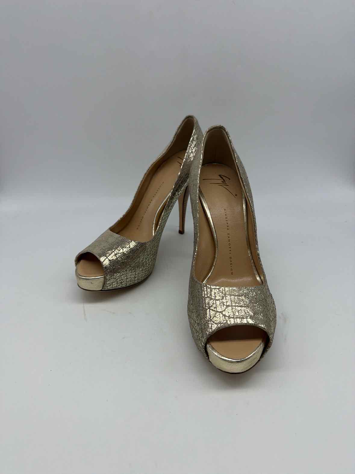 Pre-Owned Giuseppe Zanotti Gold Size 38.5 Peep Toe Heels | True Fashionistas.