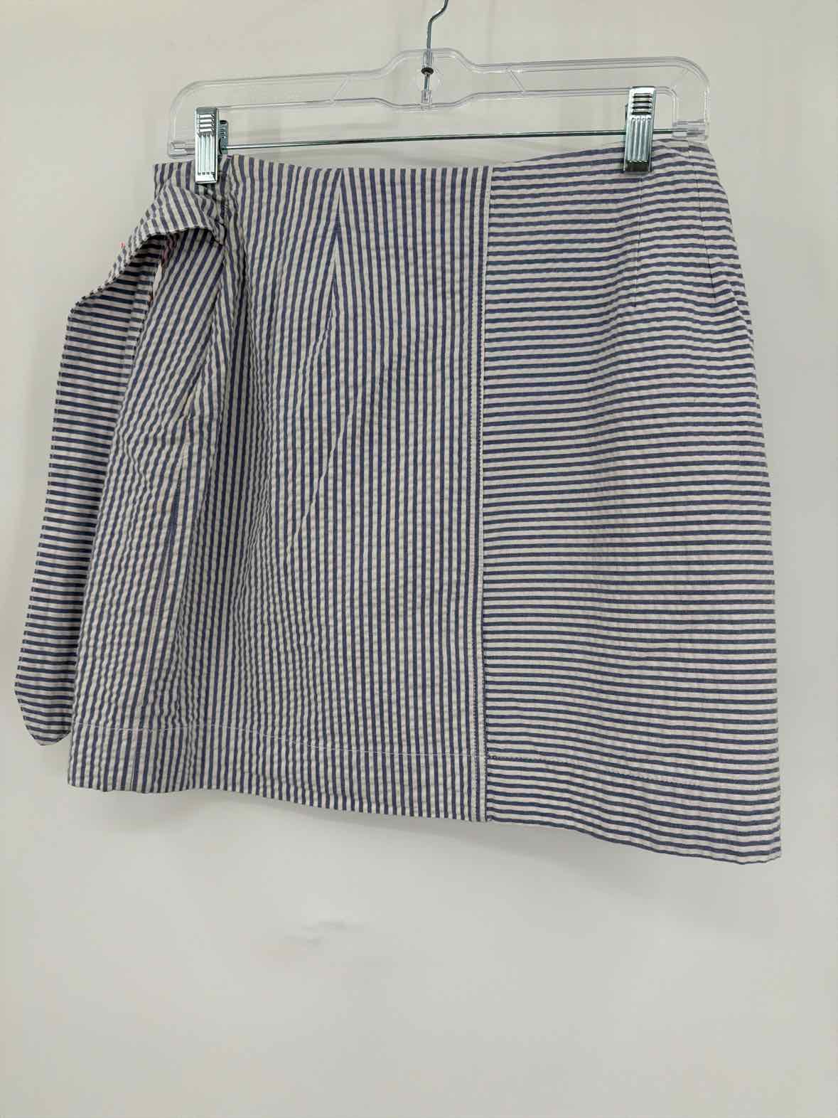 Pre-Owned Vineyard Vines Blue Size 6 Stripe Mini Skirt | True Fashionistas.