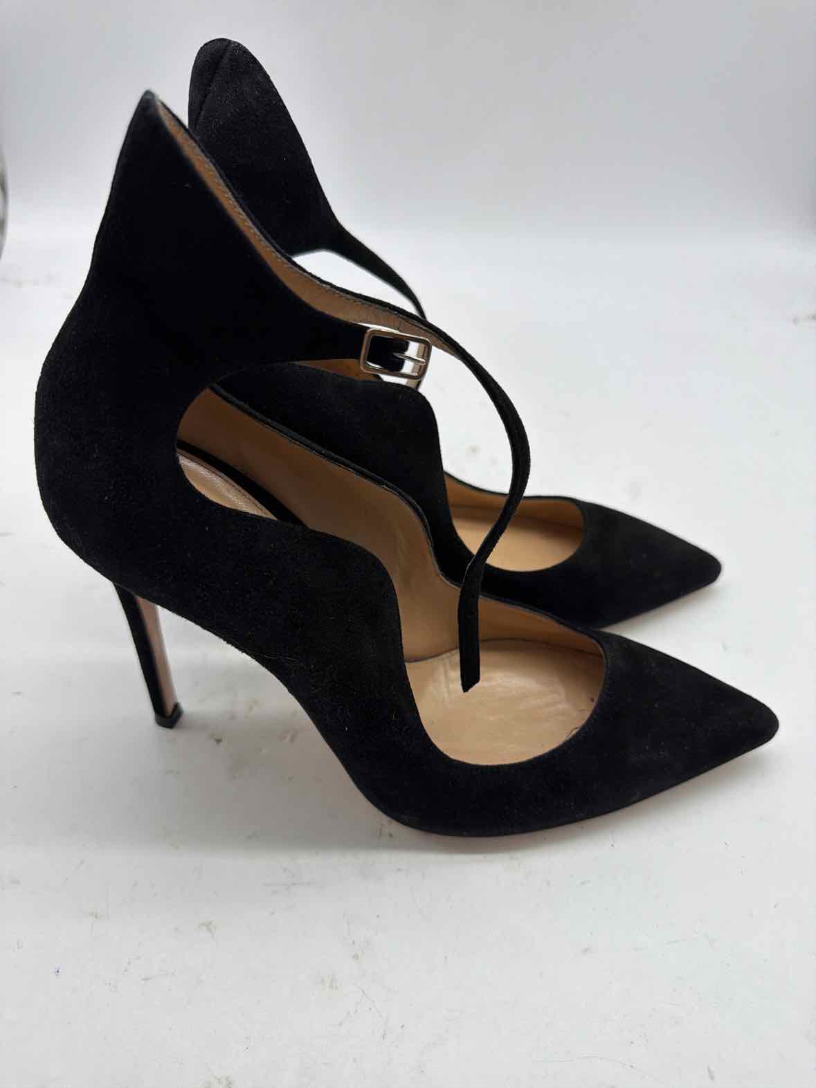 Pre-Owned Gianvito Rossi Black Size 9.5 Strappy Heels | True Fashionistas.