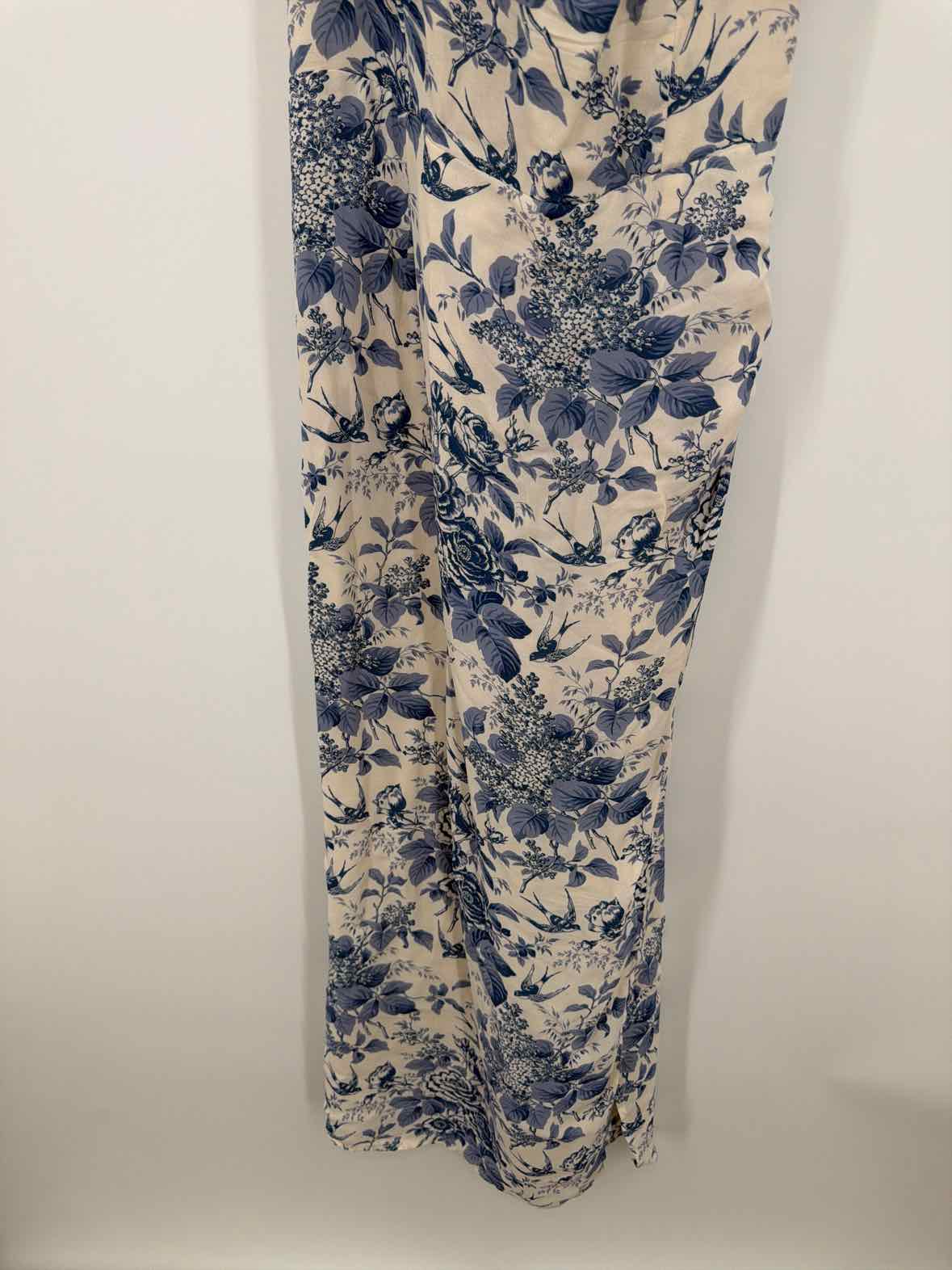 Pre-Owned Reformation Blue Size 8 Long Sleeveless Dress | True Fashionistas.