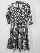 Pre-Owned Samantha Sung Grey Size 6 Short Long Sleeve Dress | True Fashionistas.