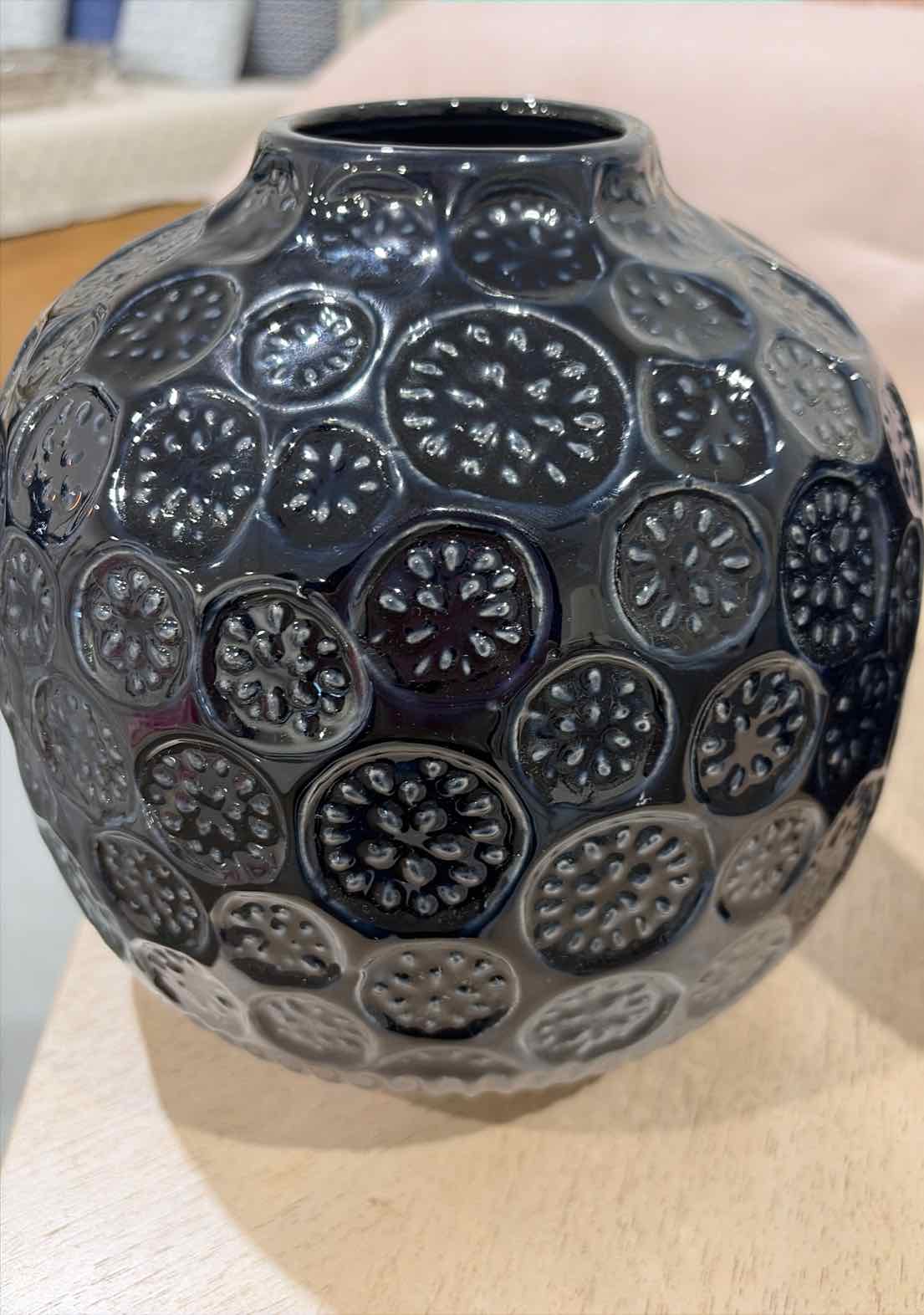 Navy Ceramic Vase | True Fashionistas.