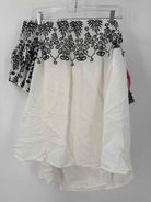 Pre-Owned Gibson & Latimer White Size Small Off Shoulder Blouse | True Fashionistas.