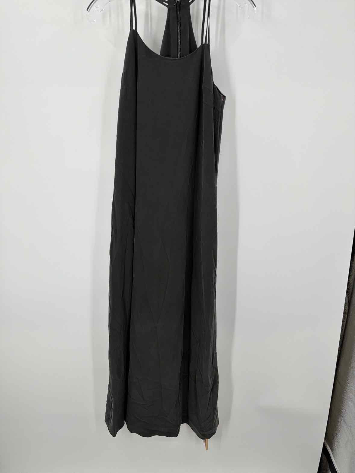 Pre-Owned The Eight Senses Grey Size XS Long Sleeveless Dress | True Fashionistas.