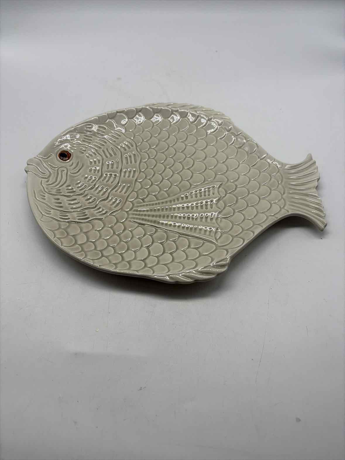 Fitz and Floyd Embbssed Fish Plate Large | True Fashionistas.