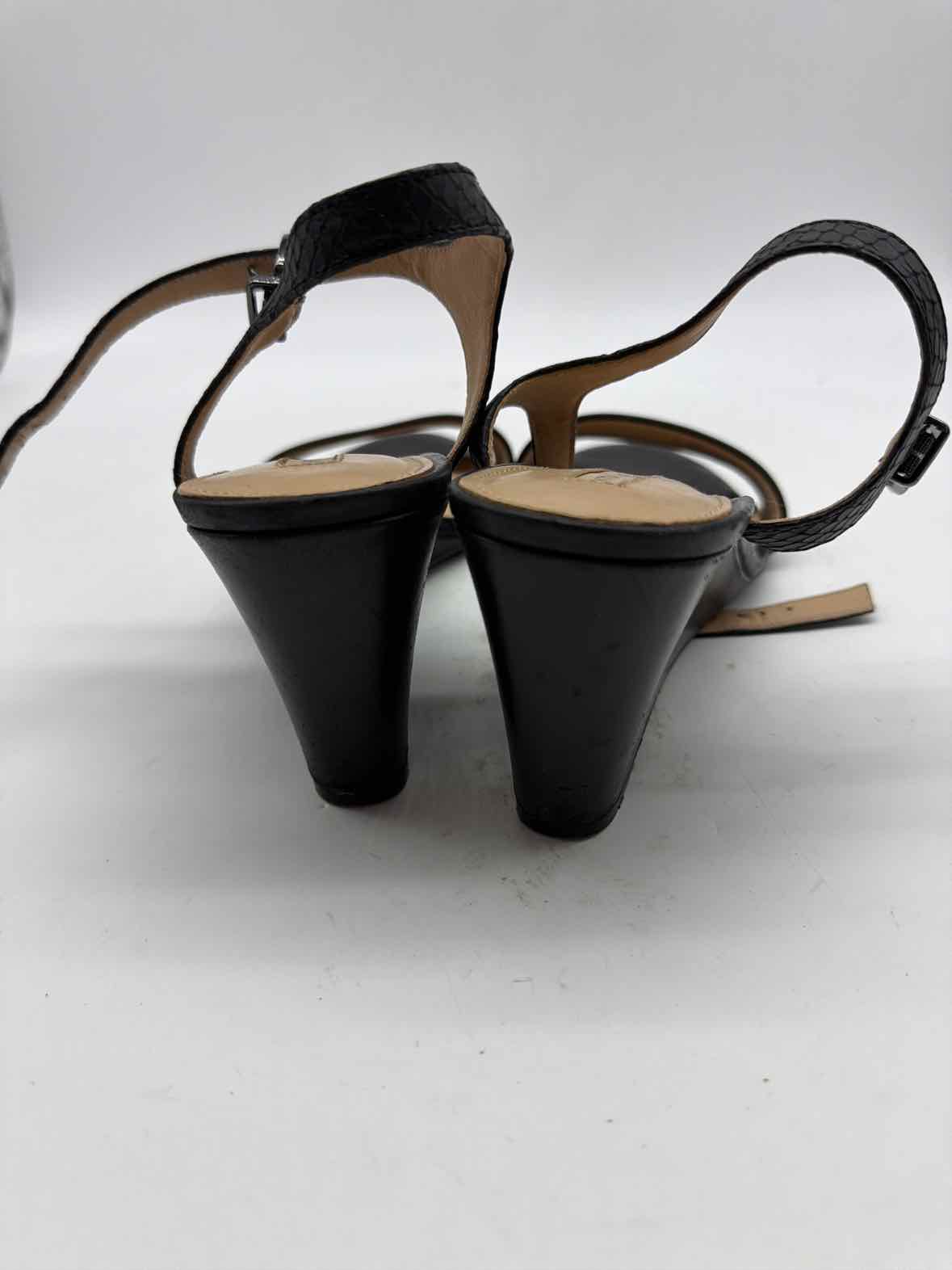 Pre-Owned Antonio Melani Black Size 9 Wedge Heels | True Fashionistas.