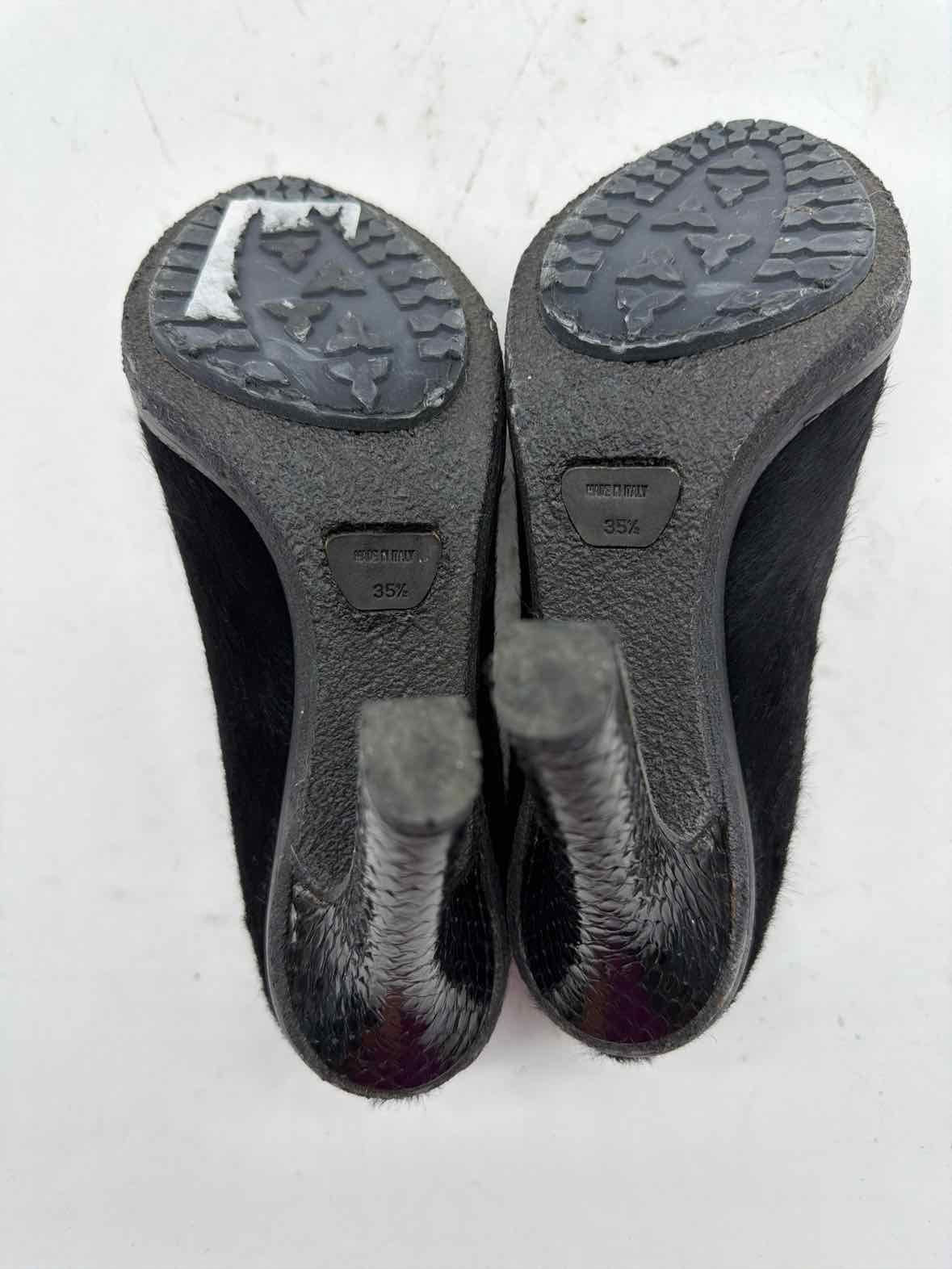 Pre-Owned Viktor & Rolf Black Size 5.5 Pump Heels | True Fashionistas.