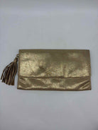 Pre-Owned Lilly Pulitzer Gold Clutch Clutch | True Fashionistas.