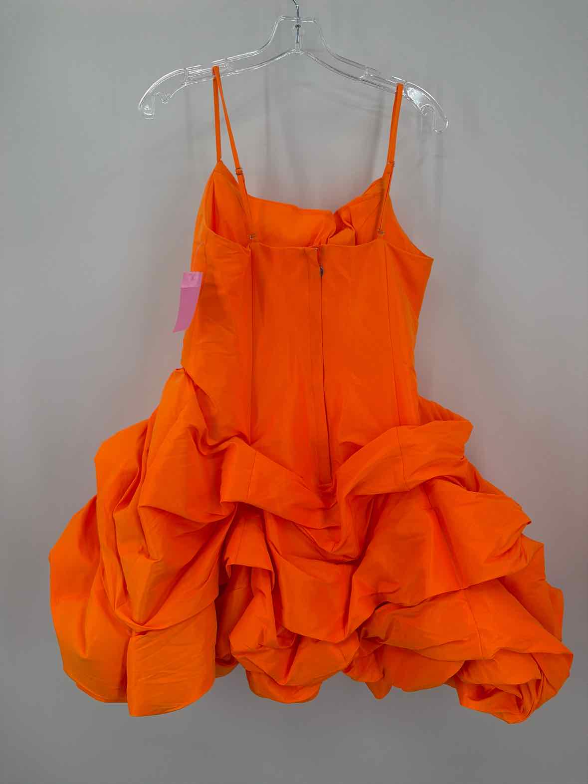 Pre-Owned Celia B Orange Size Medium Cocktail Short Sleeveless Dress | True Fashionistas.