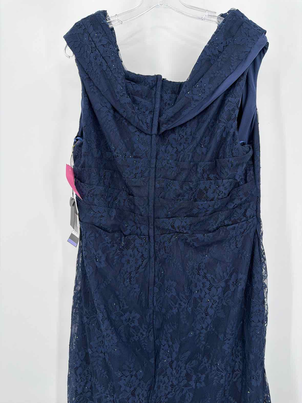 Pre-Owned La Femme Navy Size 20 Evening Long Evening Gown | True Fashionistas.