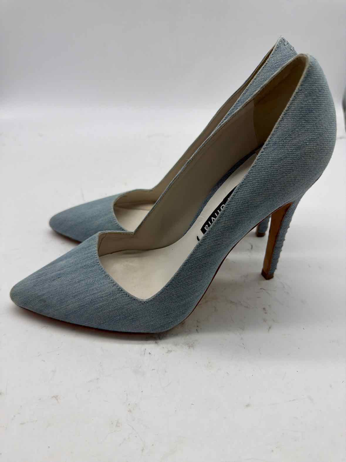 Pre-Owned Alice + Olivia Blue Size 8.5 Denim Pump Heels | True Fashionistas.