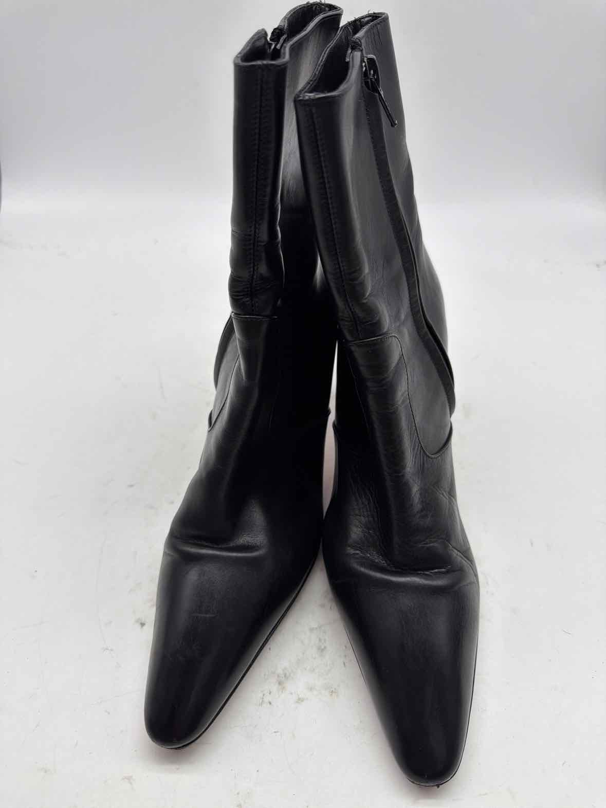 Pre-Owned Christian Louboutin Black Size 6.5 Leather Ankle Boot Boots | True Fashionistas.