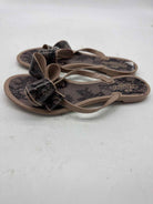 Pre-Owned Valentino Tan Size 7 Jelly Thong Sandals | True Fashionistas.