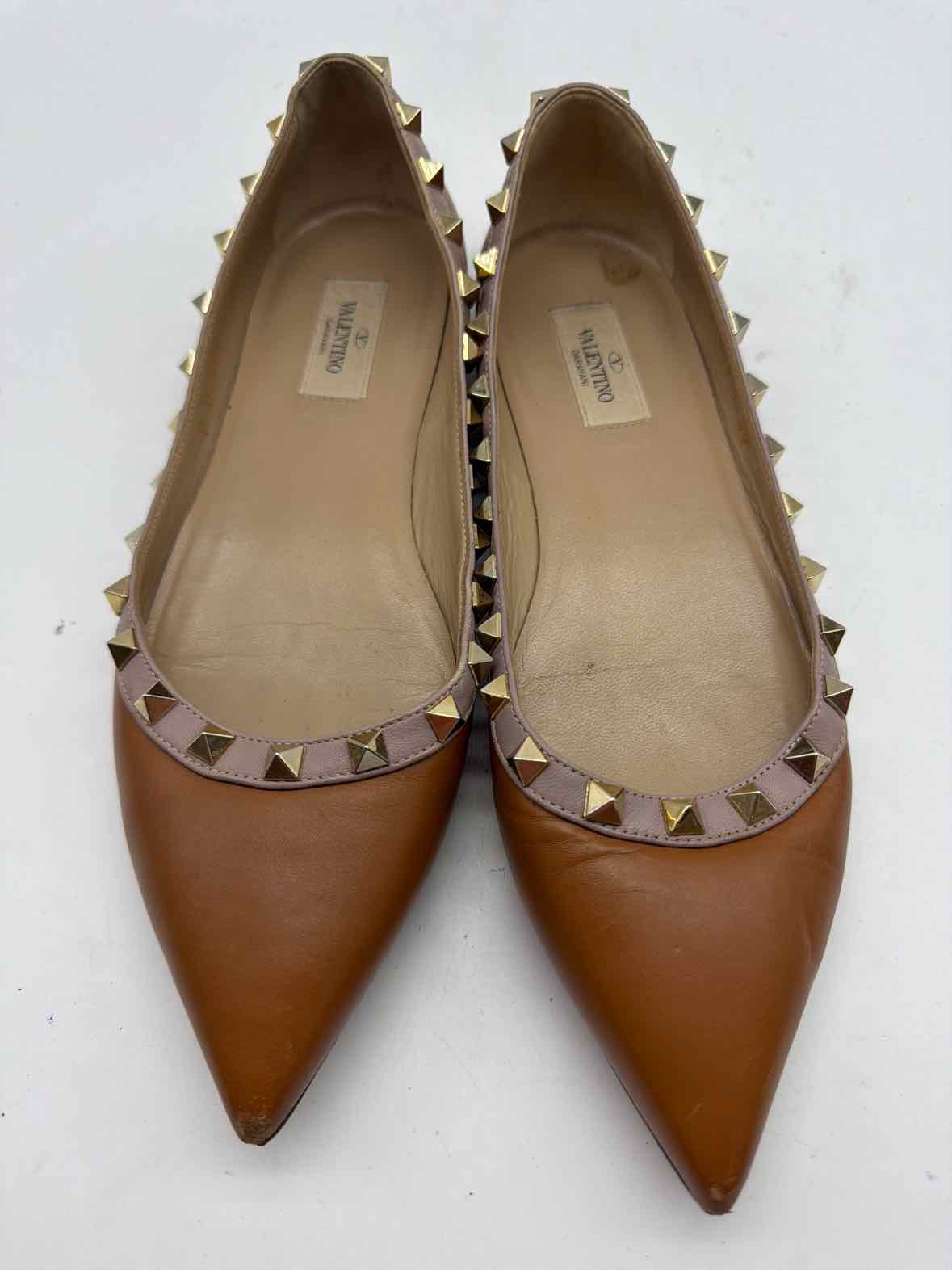 Pre-Owned Valentino Tan Size 39 Rockstud Slip On Flats | True Fashionistas.
