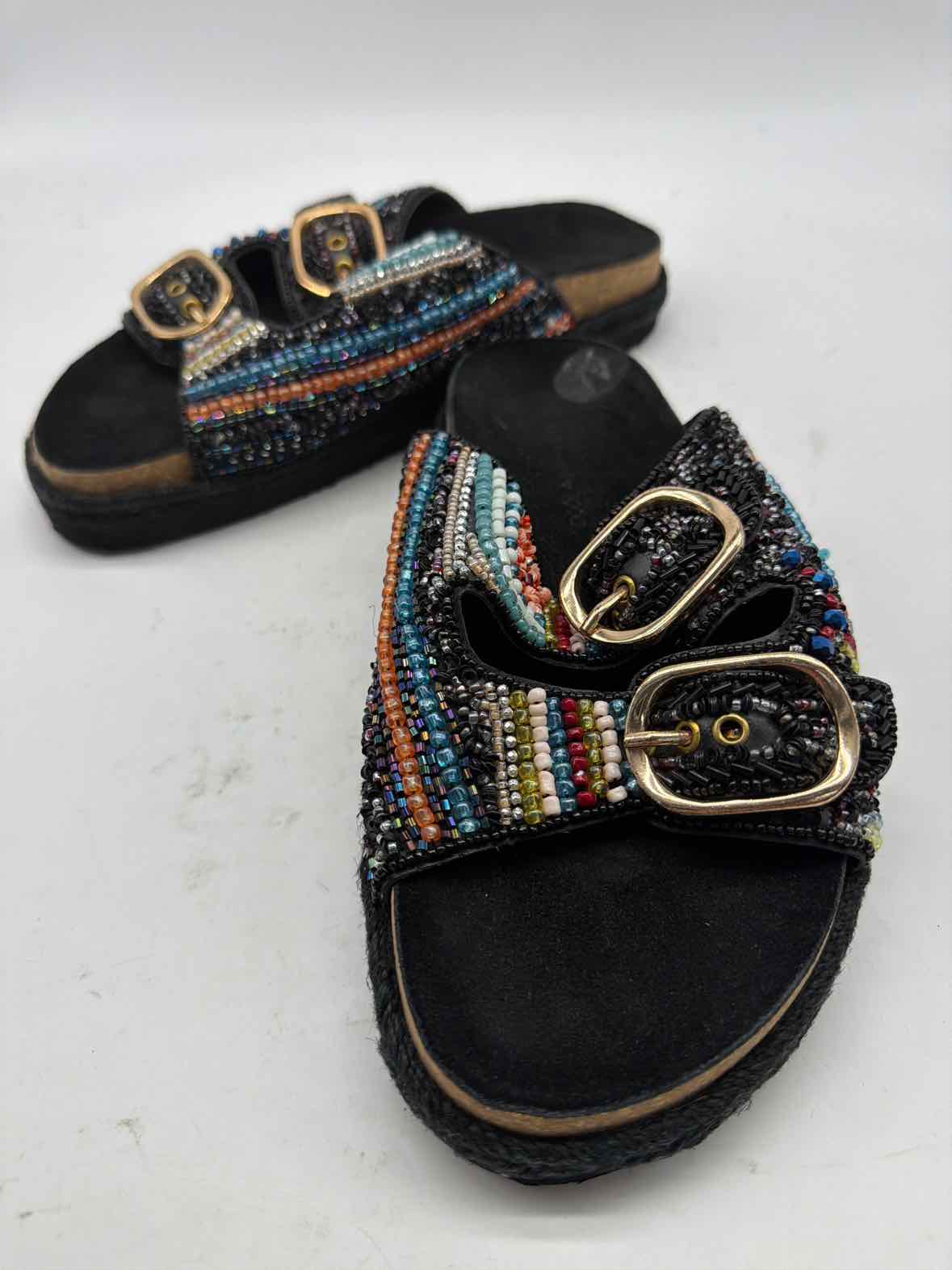 Pre-Owned House Of Harlow Black Size 7 Slide Sandals | True Fashionistas.