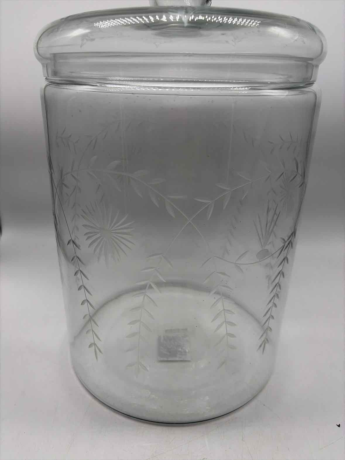 Clear Glass 7 1/4 qt Hand-Blown Glass Jar with Etched Botanicals | True Fashionistas.