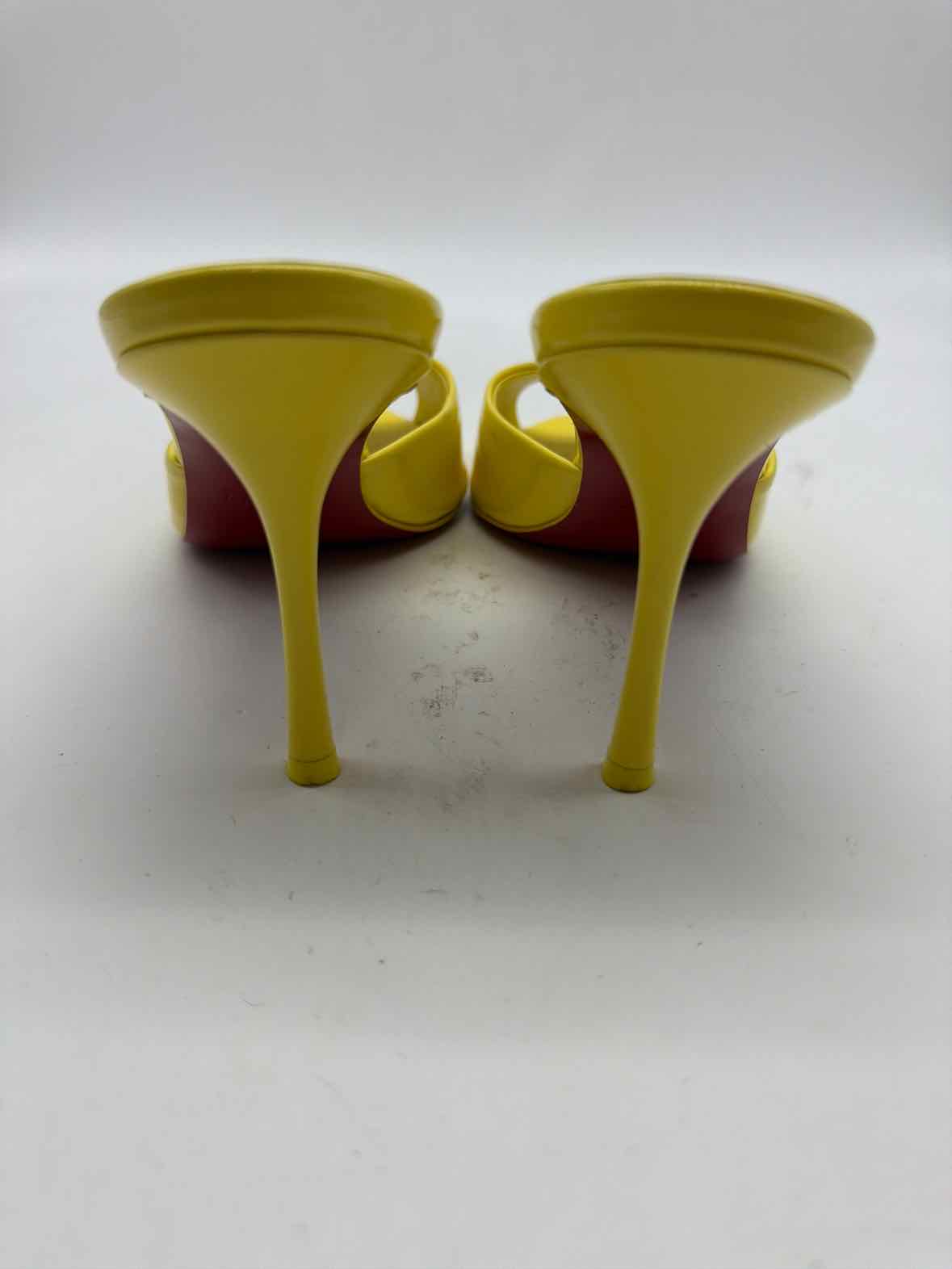 Pre-Owned Christian Louboutin Yellow Size 37 Mule Heels | True Fashionistas.