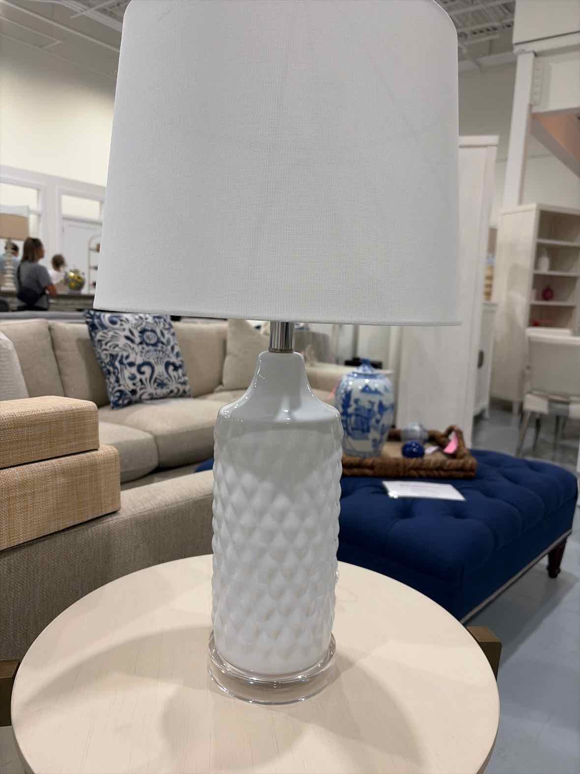 White Ceramic Table Lamp | True Fashionistas.