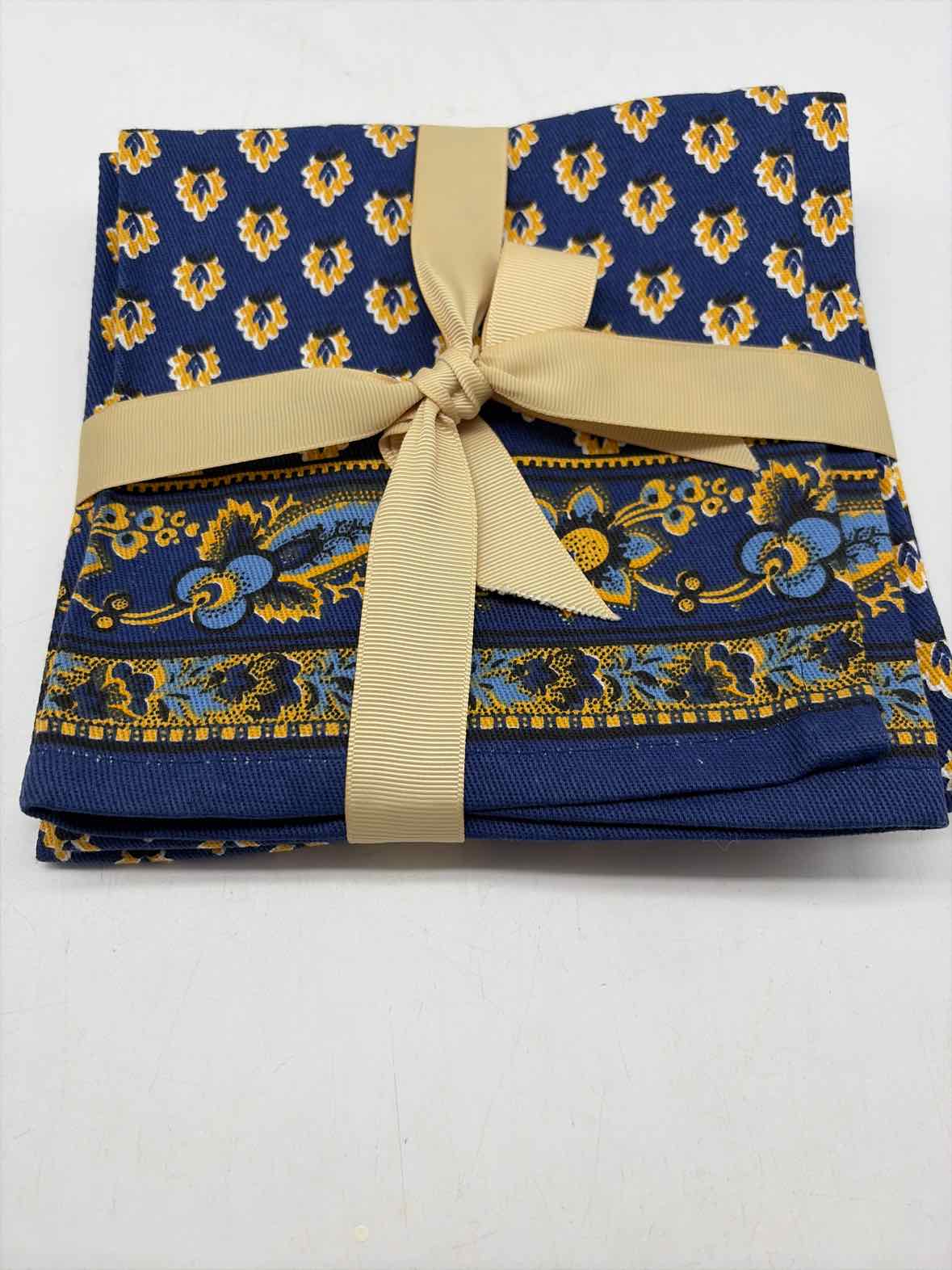 Set Of 2 William Sonoma Blue & Yellow Kitchen Towels | True Fashionistas.