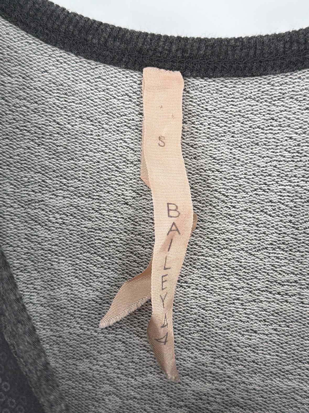 Pre-Owned Bailey 44 Grey Size Small Blouse | True Fashionistas.