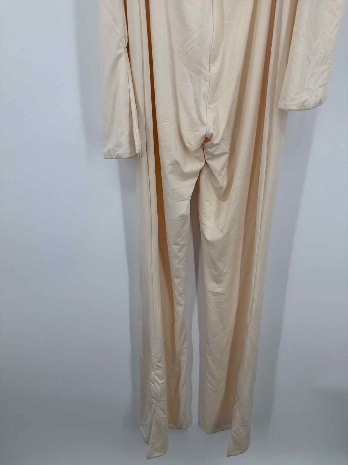 Pre-Owned Oh Polly Ivory Size 4 Long Sleeve Jumpsuit | True Fashionistas.