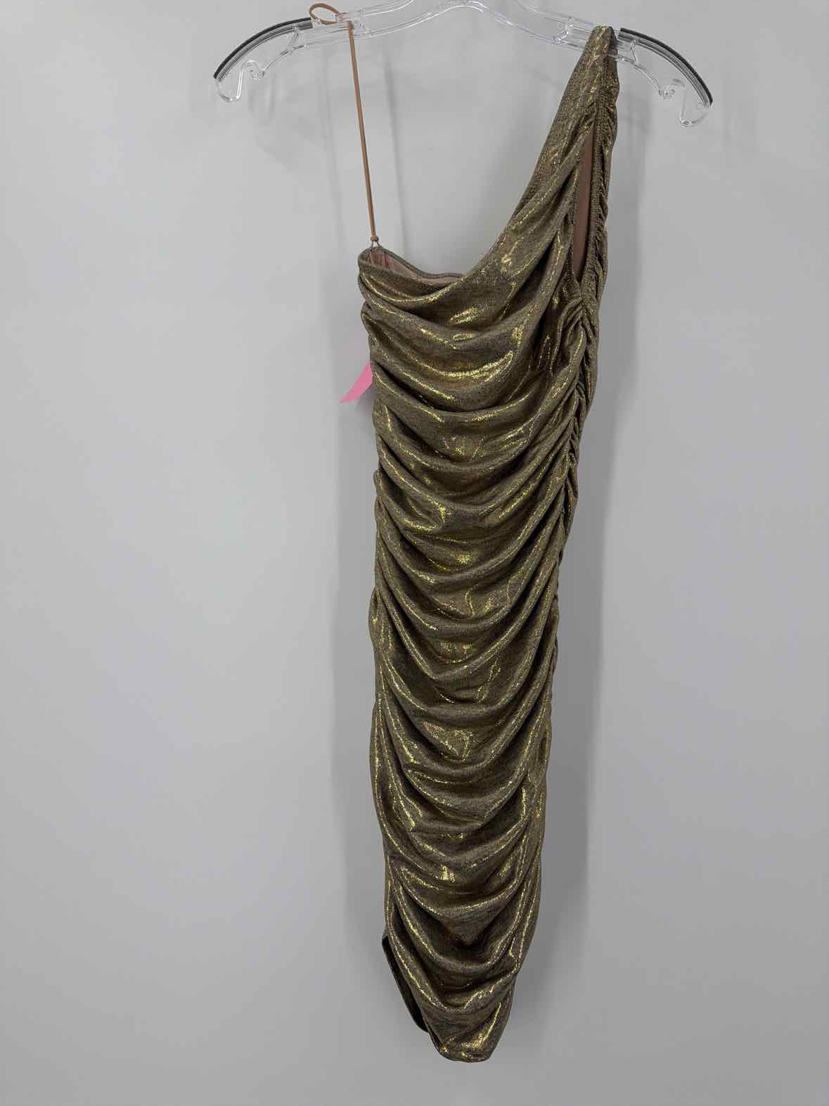 Pre-Owned Alice + Olivia Gold Size 0 Metallic Cocktail Short Sleeveless Dress | True Fashionistas.