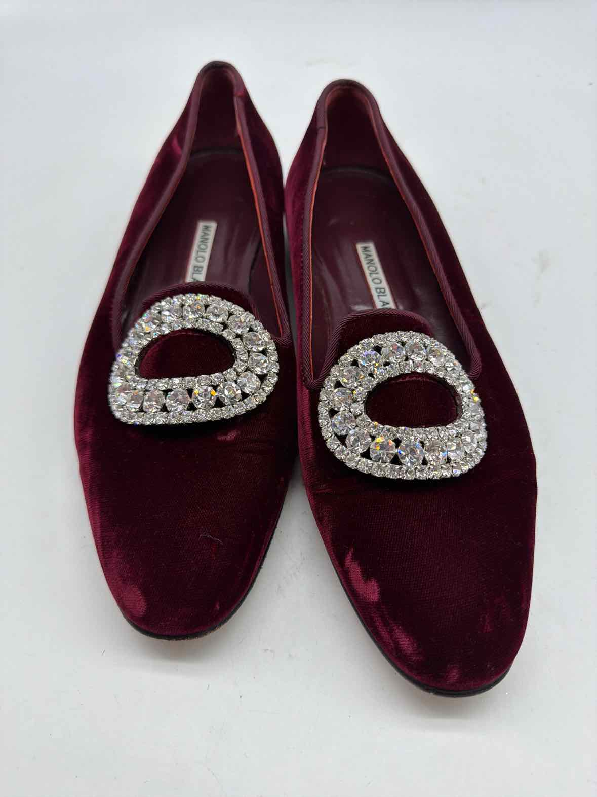 Pre-Owned Manolo Blahnik Red Size 37.5 Velvet Slip On Flats | True Fashionistas.