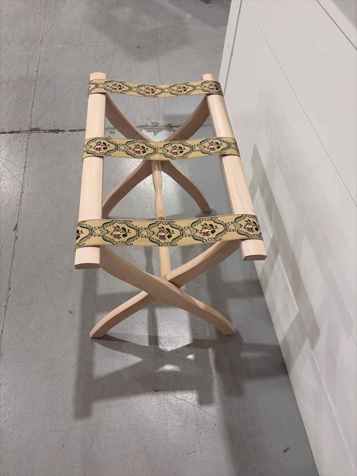 Sheibe Luggage Rack | True Fashionistas.