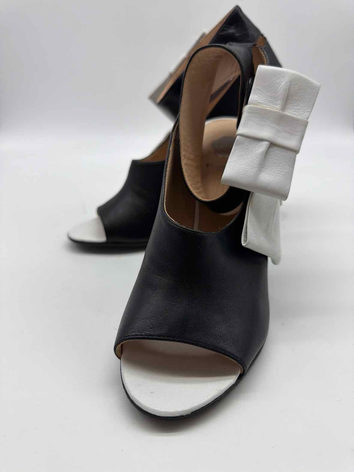 Pre-Owned Viktor & Rolf Black Size 37 Slingback Heels | True Fashionistas.