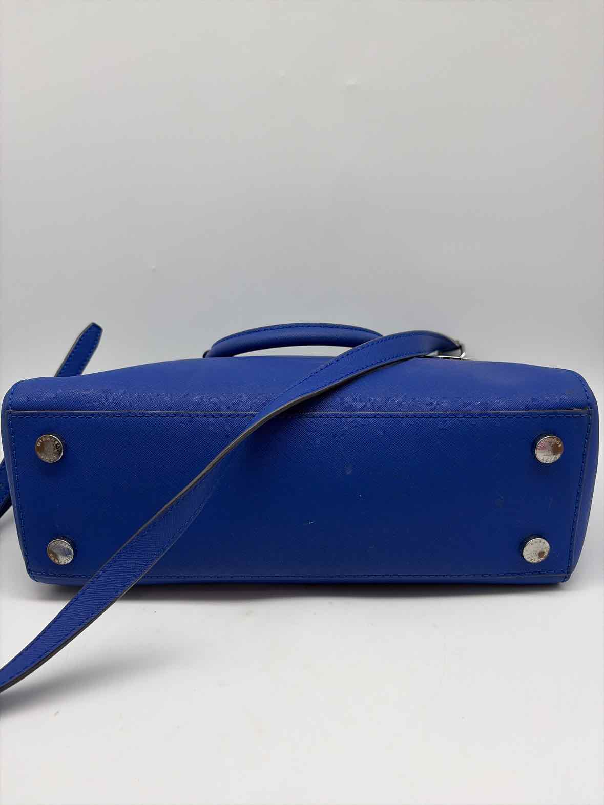 Pre-Owned MICHAEL Michael Kors Blue Crossbody Crossbody | True Fashionistas.