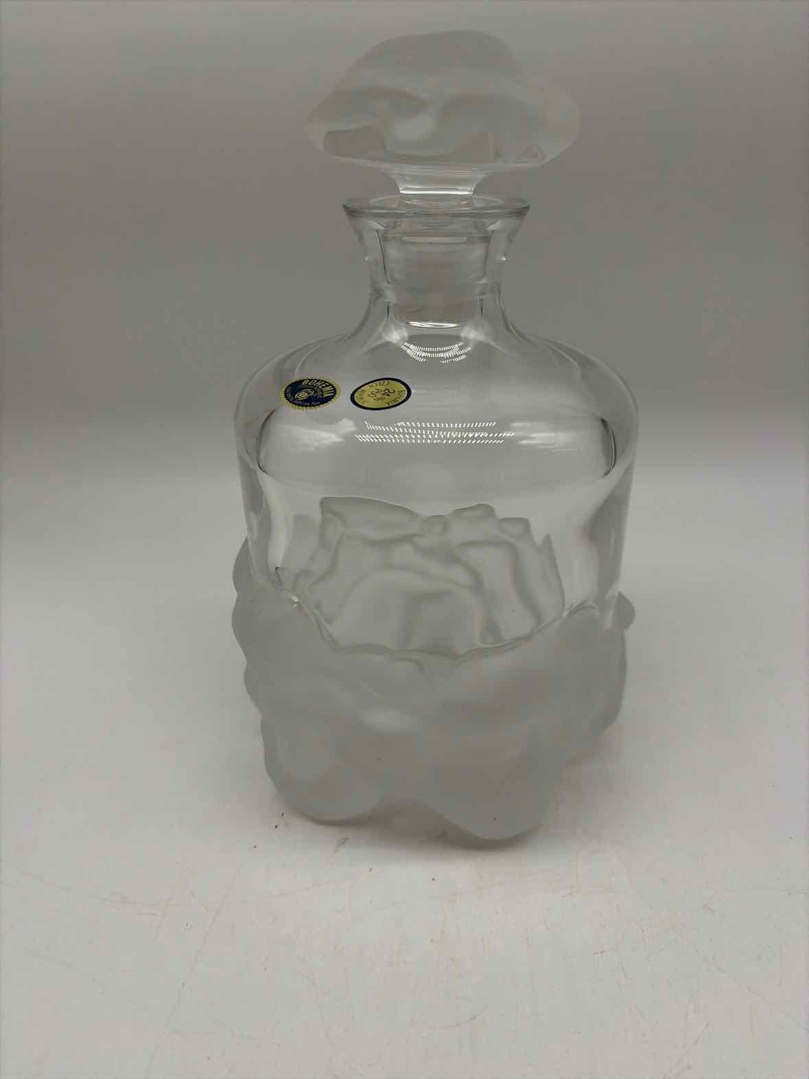 C-zech Clear W/Etched Crystal Decanter | True Fashionistas.
