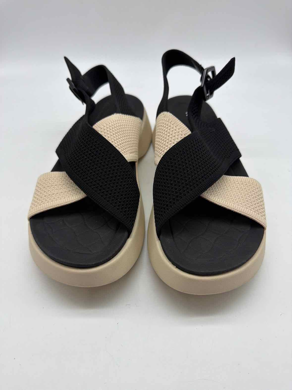 Pre-Owned Vivaia Black Size 40 Strappy Sandals | True Fashionistas.
