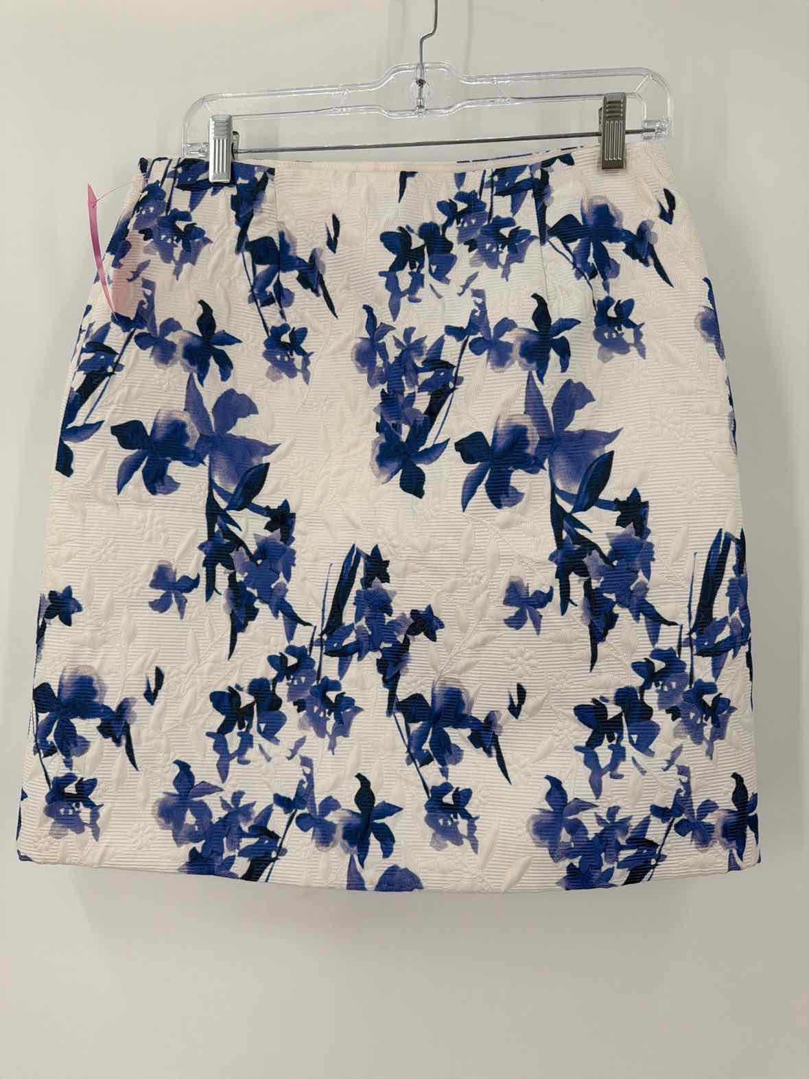 Pre-Owned W by Worth White Size 6 Pencil Skirt | True Fashionistas.