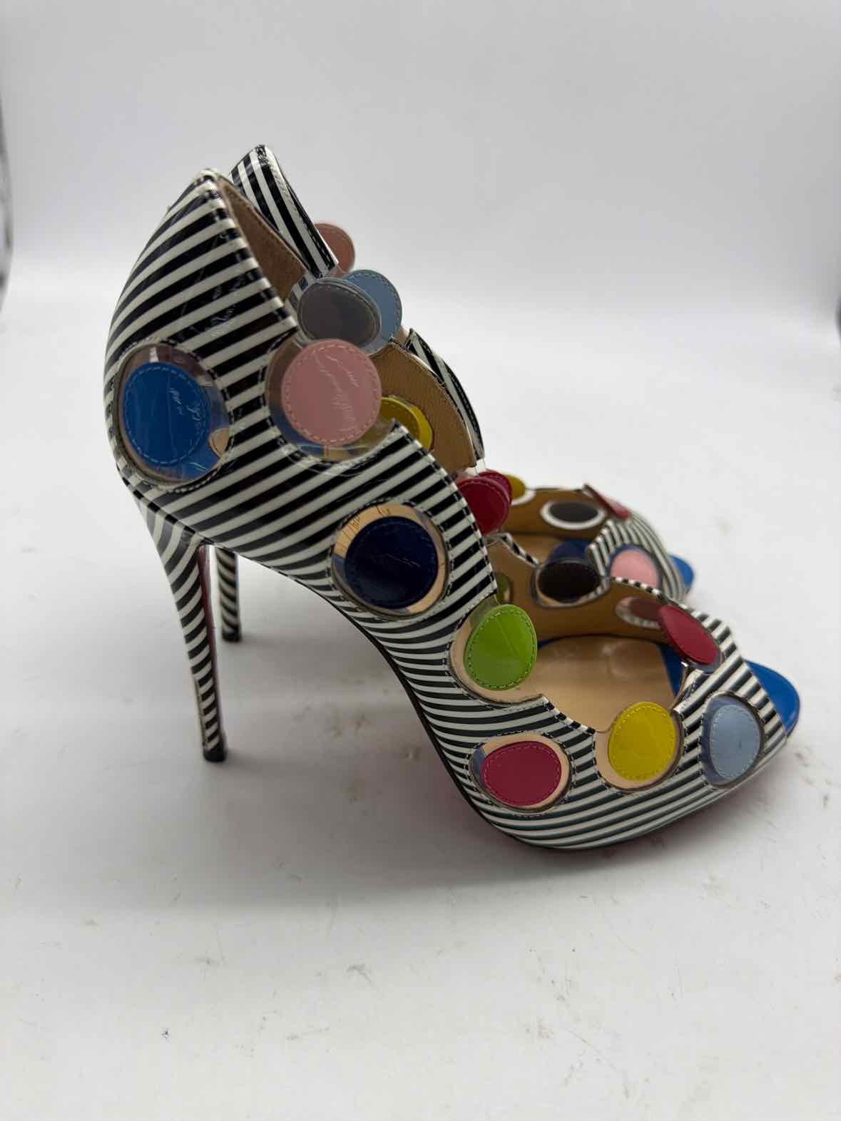 Pre-Owned Christian Louboutin Blue Size 36.5 Peep Toe Heels | True Fashionistas.