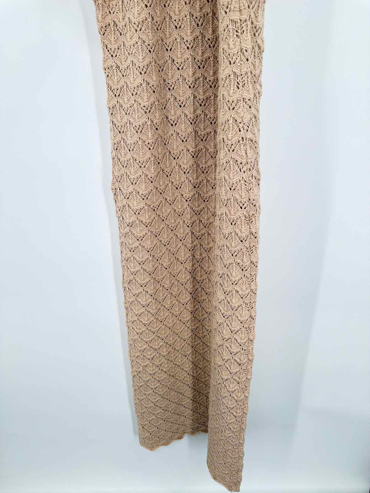 Pre-Owned Alice + Olivia Tan Size Medium Knit Long Sleeveless Dress | True Fashionistas.