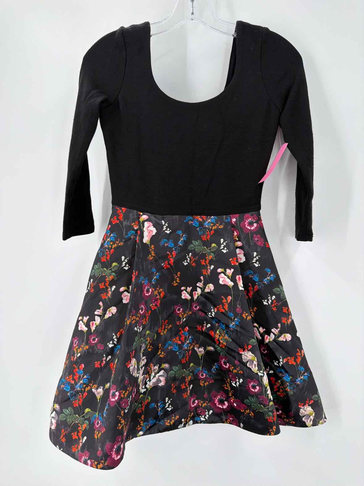 Pre-Owned Alice + Olivia Black Size 0 Short Long Sleeve Dress | True Fashionistas.