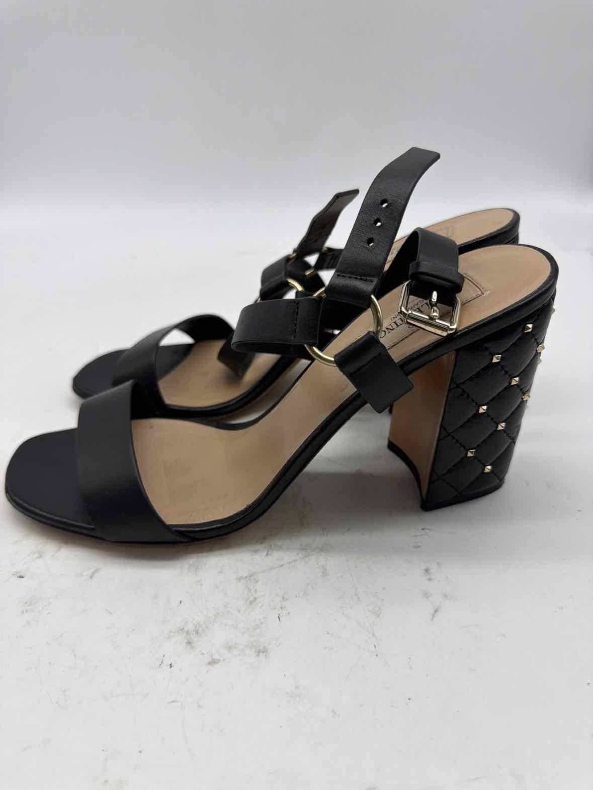 Pre-Owned Valentino Black Size 38 Block Heel Heels | True Fashionistas.