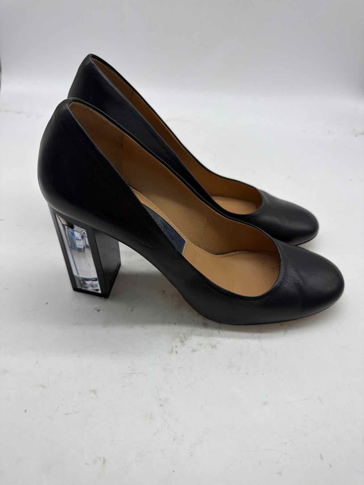 Pre-Owned Salvatore Ferragamo Black Size 9.5 Pump Heels | True Fashionistas.